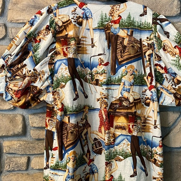 Women’s Alexander Henry Vintage Novelty Pin Up Girls The Great Outdoors Top M/L - Picture 10 of 15